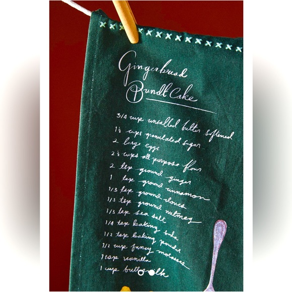 Anthropologie Holiday Dish Towel, Dark Green Bundt Cake Recipe NWOT - Picture 2 of 4